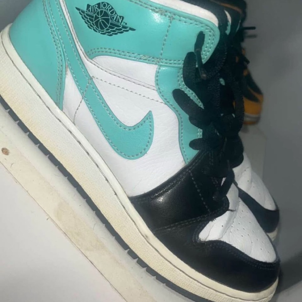 Jordan Women's Shoes - Teal, White, and Black